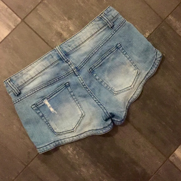 DENIM SHORTS - Picture 2 of 5